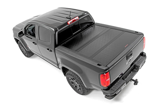 Rough Country 47120600 Low Profile Tri Fold Aluminum Tonneau Cover for 2015-2022 Colorado Canyon (6' Bed) - Recon Recovery
