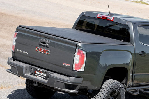 Rough Country 41215500 Tri-Fold Soft Tonneau Cover for 2015-2024 Colorado Canyon (5' Bed) - Recon Recovery