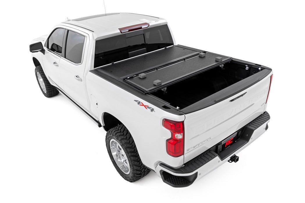 Rough Country Low Profile Tri Fold Aluminum Tonneau Cover for 2014 - 2019 Silverado Sierra 1500 2500HD 3500HD - Recon Recovery