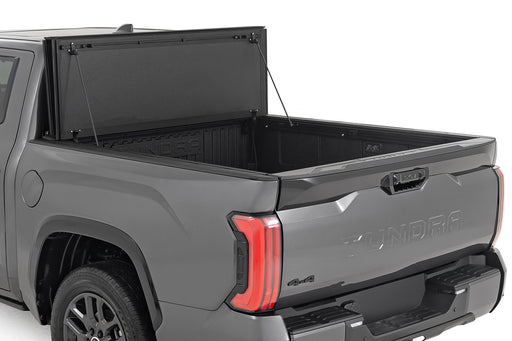 Rough Country Low Profile Tri Fold Aluminum Tonneau Cover for 2022 - 2024 Toyota Tundra (5' 7" Bed) - Recon Recovery