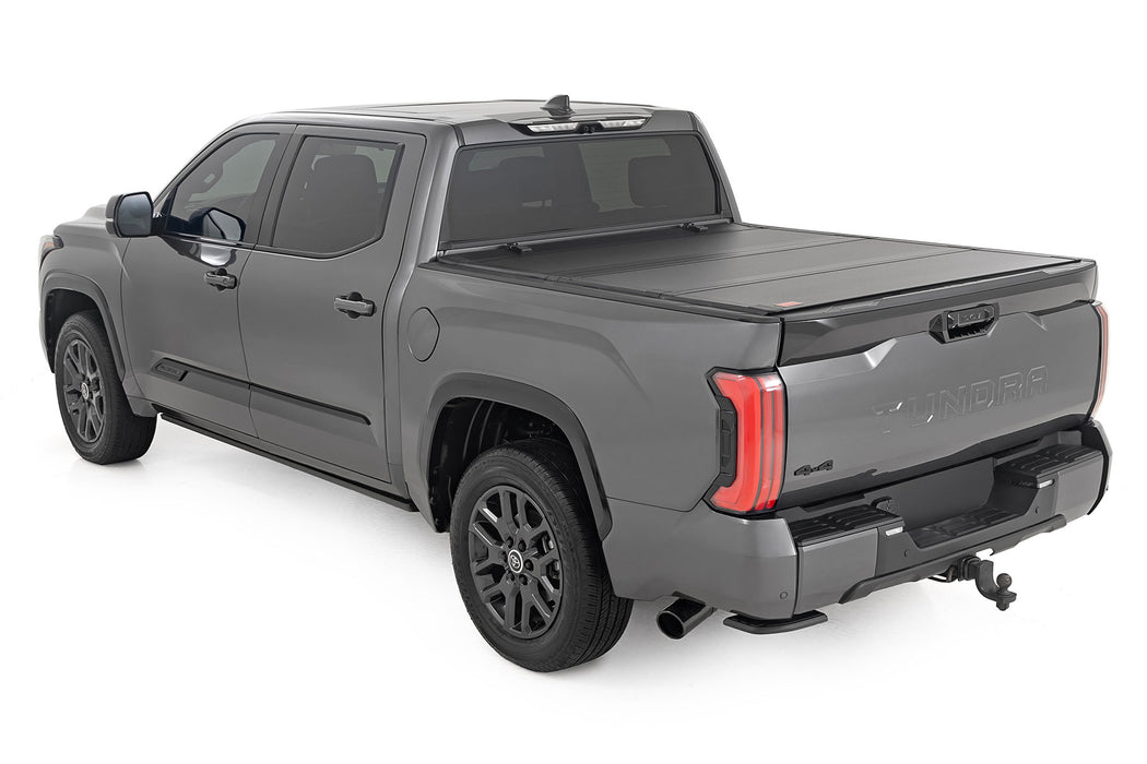 Rough Country Low Profile Tri Fold Aluminum Tonneau Cover for 2022 - 2024 Toyota Tundra (5' 7" Bed) - Recon Recovery