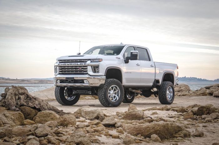 ReadyLIFT 8" Lift Kit with Falcon 2.1 Shocks for 2020-2026 Chevrolet/GMC Silverado 2500 HD/Sierra 2500 HD/Silverado 3500 HD/Sierra 3500 HD - Recon Recovery