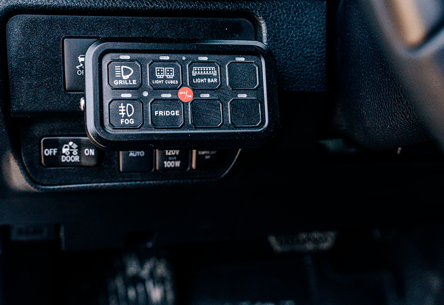 Vehicle Accessory 8 Switch Control System (Blue Backlighting) - Recon Recovery