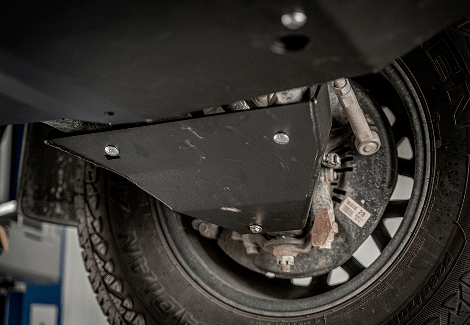 Lower Control Arm Skid Plate For 2007-2014 Toyota FJ Cruiser - Recon Recovery