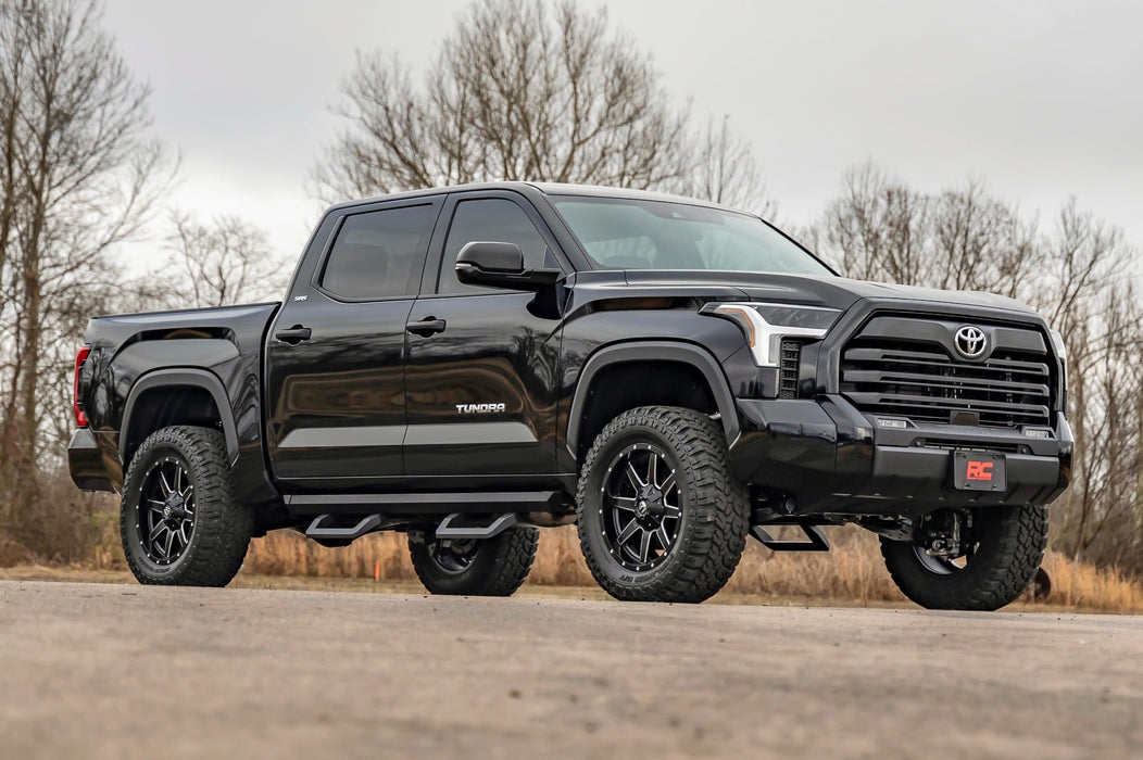 Rough Country 3.5 Inch M1 Lift Kit for 2022 - 2026 Toyota Tundra - Recon Recovery
