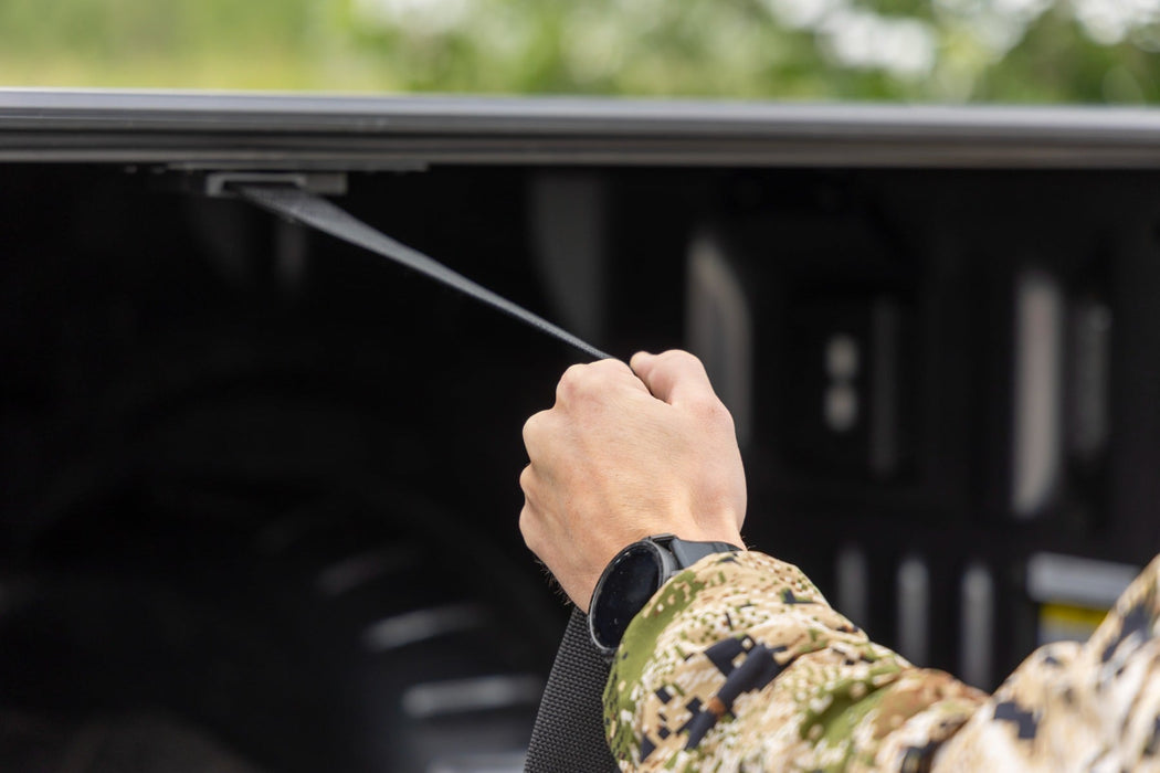 Rough Country Manual Retractable Bed Tonneau Cover for 2014-2018 GM Silverado & Sierra 1500