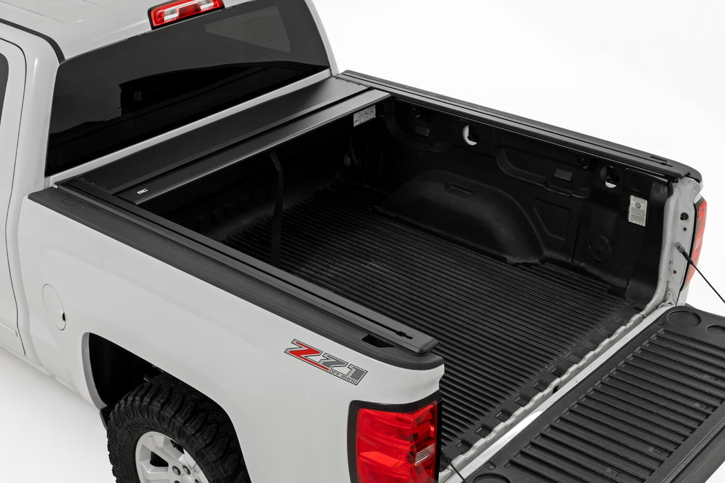 Rough Country Manual Retractable Bed Tonneau Cover for 2014-2018 GM Silverado & Sierra 1500
