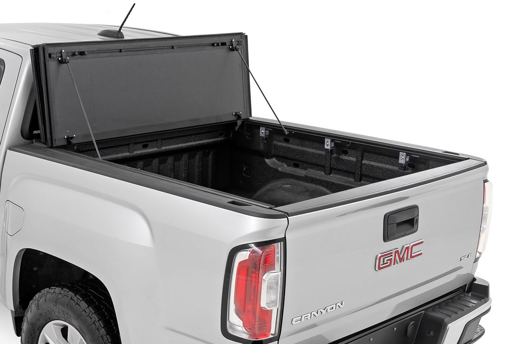 Rough Country Hard Tri Fold Aluminum Tonneau Cover for 2015 - 2026 Colorado Canyon - Recon Recovery