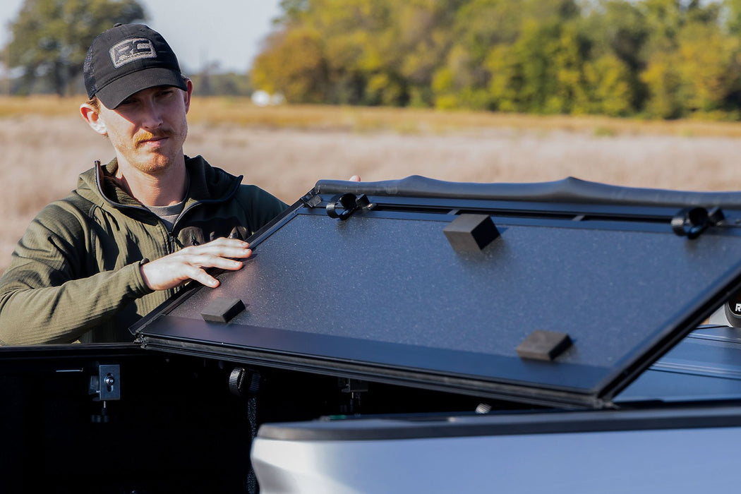 Rough Country Hard Tri Fold Aluminum Tonneau Cover for 2015 - 2026 Colorado Canyon - Recon Recovery