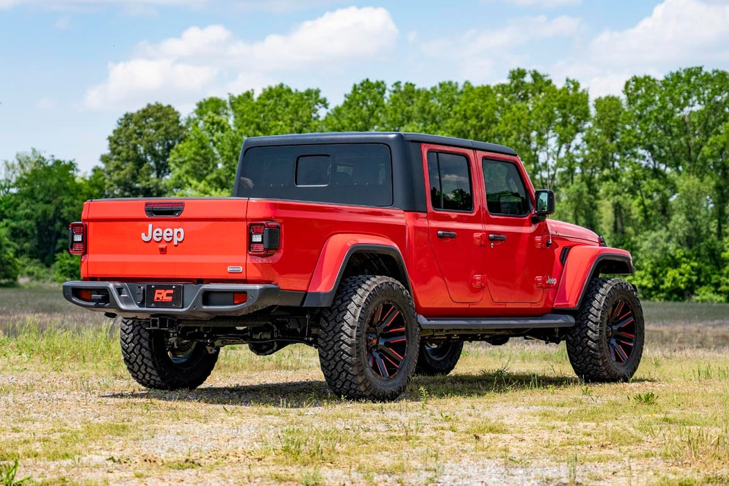 Rough Country 2.5 Inch Leveling Kit for 2020 - 2023 Jeep Gladiator JT - Recon Recovery