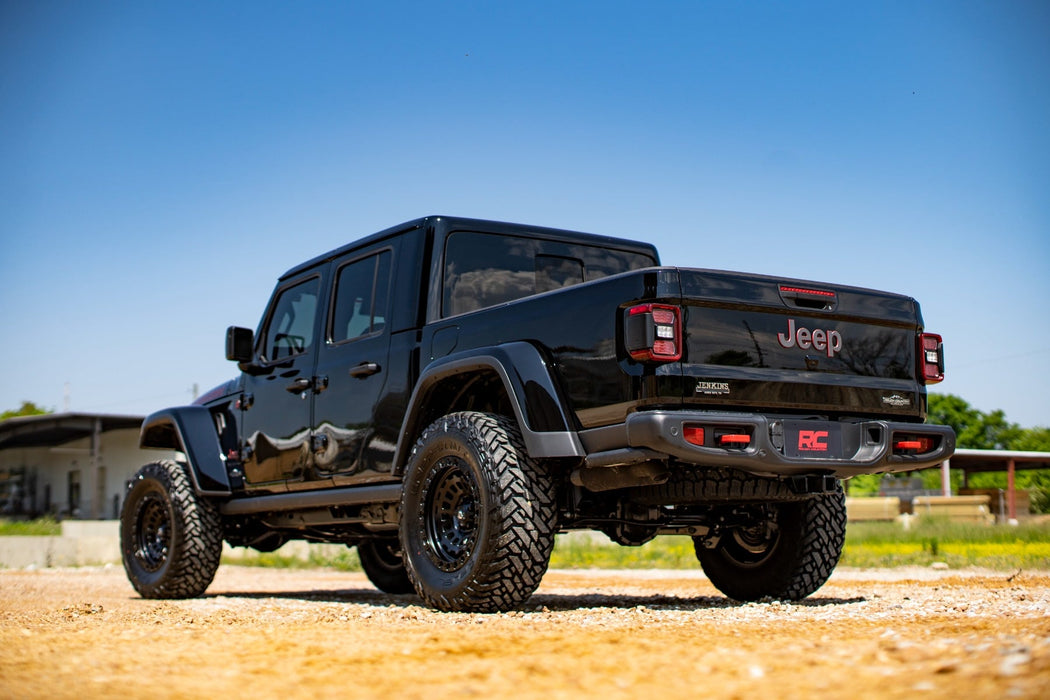 Rough Country 2.5 Inch Leveling Kits for 2024 - 2026 Jeep Gladiator JT - Recon Recovery