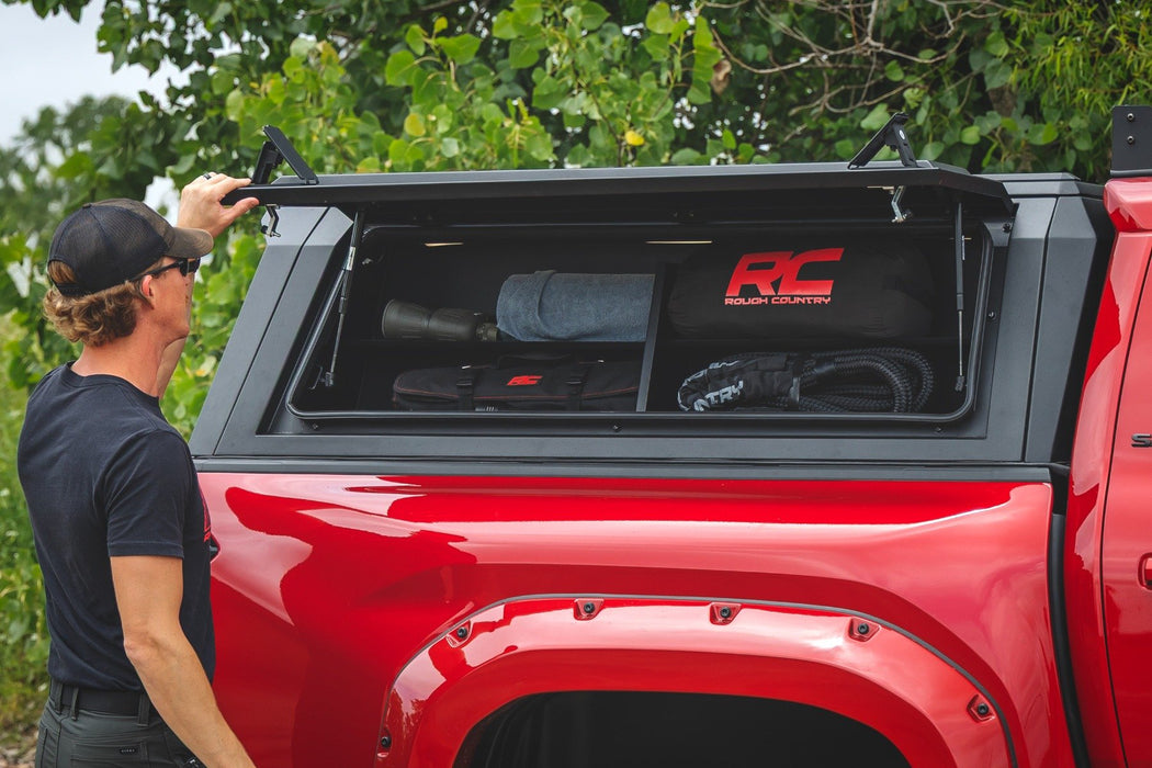 Rough Country Bed Cap Side Shelf Bin | Passenger Side | 2024–2026 Toyota Tacoma - Recon Recovery