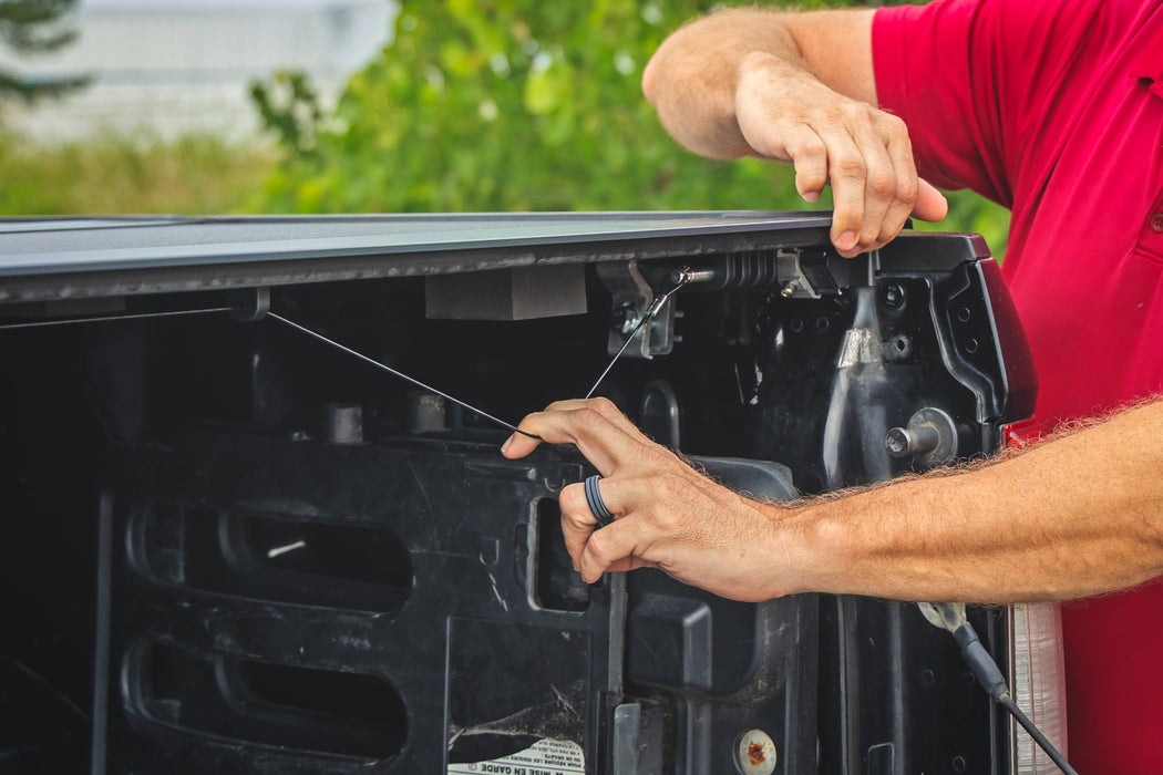 Rough Country Low Profile Tri Fold Aluminum Tonneau Cover for 2017 - 2025 Ford F - 250 & F - 350 - Recon Recovery
