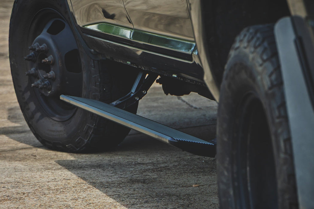 Rough Country Power Running Boards Ram 1500 (2009 - 2018 & Classic) - Recon Recovery