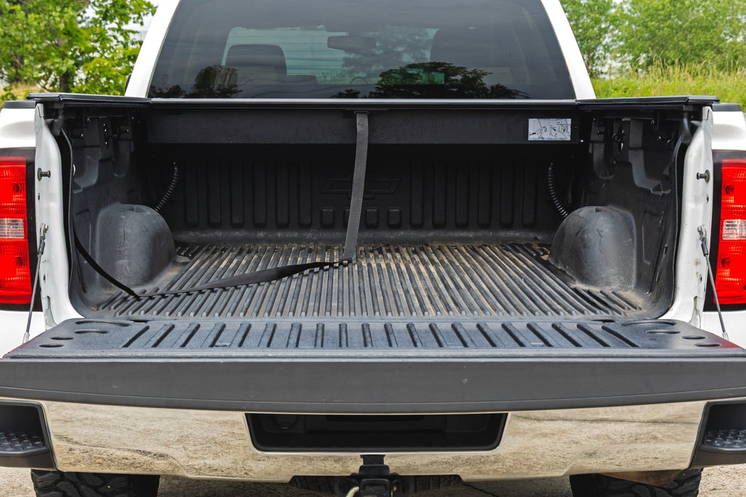 Rough Country Manual Retractable Bed Tonneau Cover for 2014-2018 GM Silverado & Sierra 1500