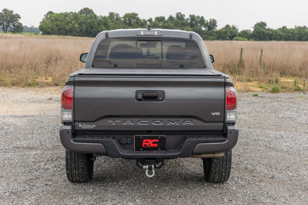 Rough Country Tri Fold Aluminum Tonneau Cover for 2016 - 2023 Toyota Tacoma (5' Bed) - Recon Recovery