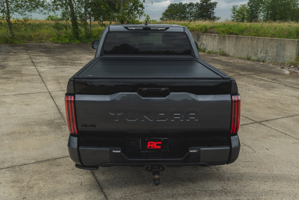 Rough Country Manual Retractable Aluminum Tonneau Bed Cover for 2022-2026 Toyota Tundra