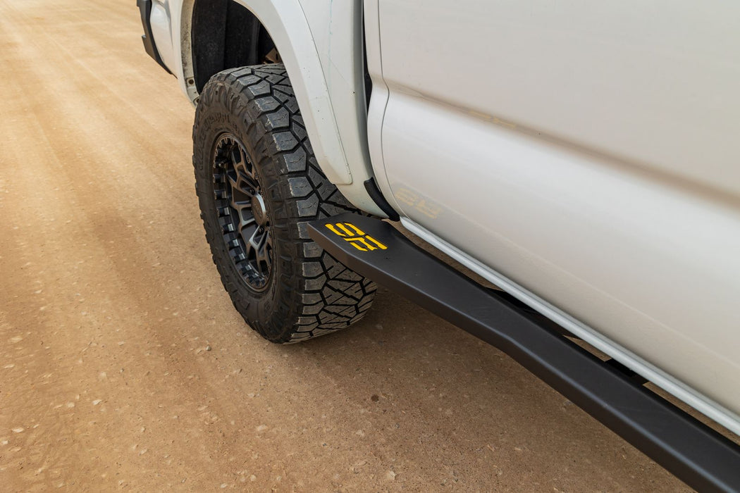 Smittybilt Frame Mounted Rock Sliders | 2016–2023 Toyota Tacoma Crew Cab - Recon Recovery