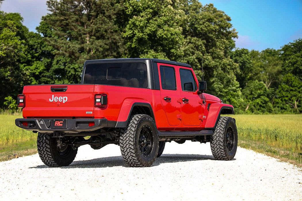 Rough Country 3.5 Inch Lift Kit for 2020 - 2023 Jeep Gladiator JT - Recon Recovery