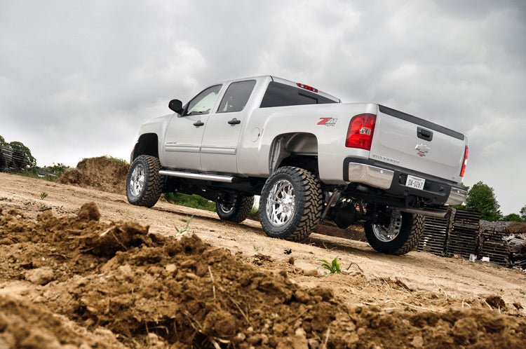 Rough Country 7.5 Inch Lift Kit for 2011 - 2019 Chevy/GMC 2500HD/3500HD - Recon Recovery