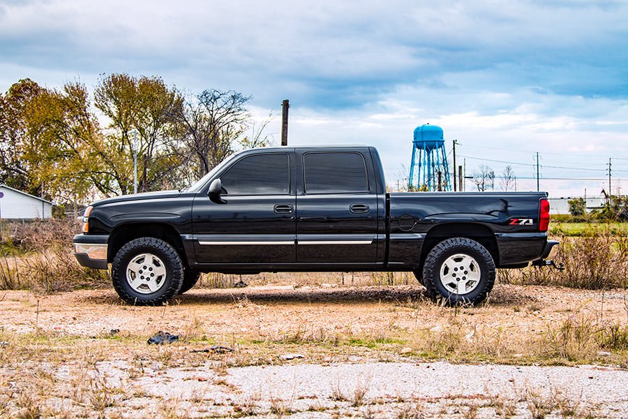 Rough Country 1.5 - 2 Inch Lift Kit Chevy/GMC 1500 (99 - 06 & Classic) - Recon Recovery