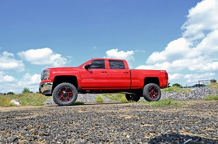 Rough Country 7 Inch Lift Kit for 2014 - 2016 Chevy/GMC 1500 - Recon Recovery