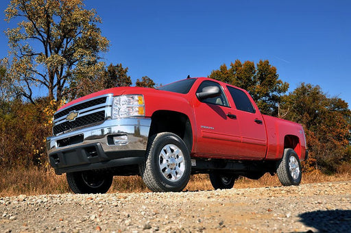 Rough Country 1.5 - 2 Inch Leveling Kit for 2011 - 2019 Chevy/GMC 2500HD/3500HD - Recon Recovery