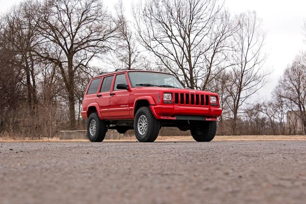 Rough Country 3 Inch Lift Kit for 1984 - 2001 Jeep Cherokee XJ - Recon Recovery