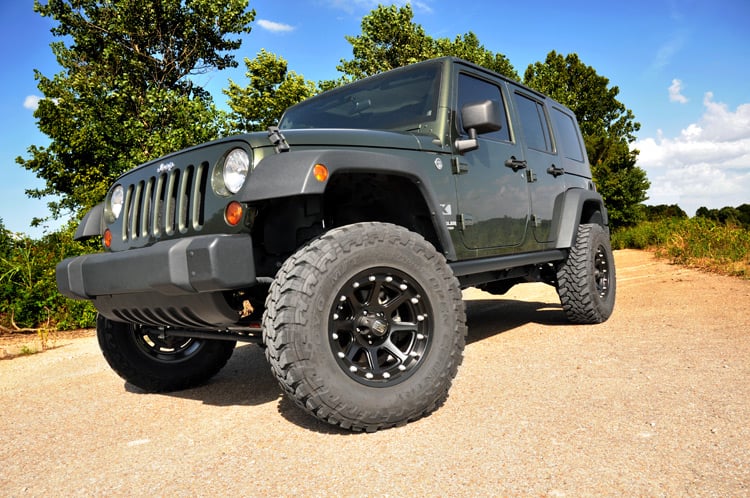 Rough Country 3.5 Inch Lift Kit for 2007 - 2018 Jeep Wrangler Unlimited - Recon Recovery