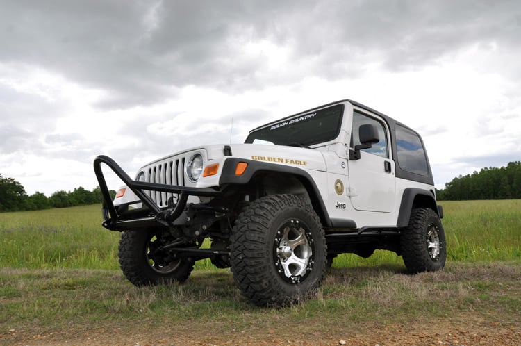 Rough Country 2.5 Inch Lift Kit for 2004 - 2006 Jeep Wrangler TJ/Wrangler Unlimited - Recon Recovery