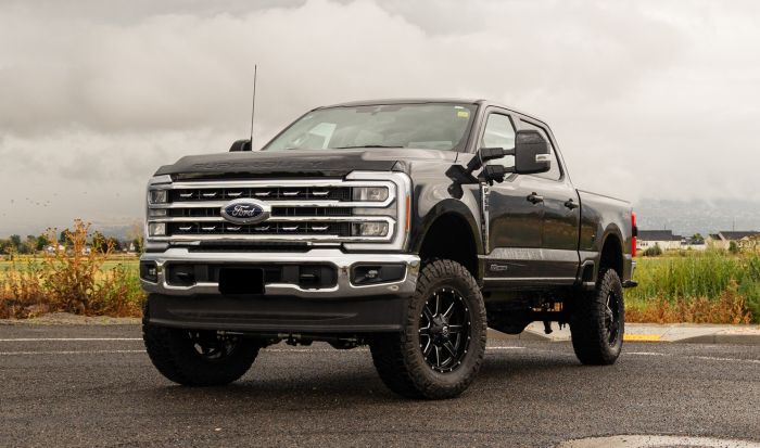 ReadyLIFT 4" Coil Spring Lift Kit with Falcon 3.3 Front/Rear Shocks, Radius Arms, Dual Steering Stabilizer, and Front Track Bar Bracket for 2023-2026 Ford F-250 Super Duty/F-350 Super Duty - Recon Recovery