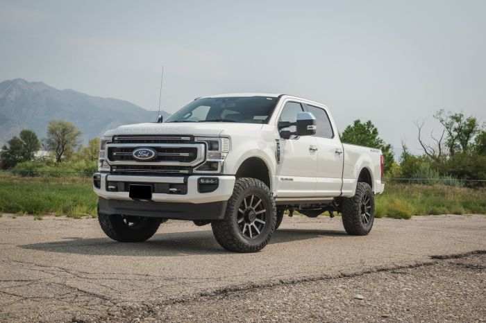 ReadyLIFT 4" Coil Spring Lift Kit with Falcon 3.3 Front/Rear Shocks, Radius Arms, Dual Steering Stabilizer, and Front Track Bar Bracket for 2017-2022 Ford F-250 Super Duty/F-350 Super Duty - Recon Recovery