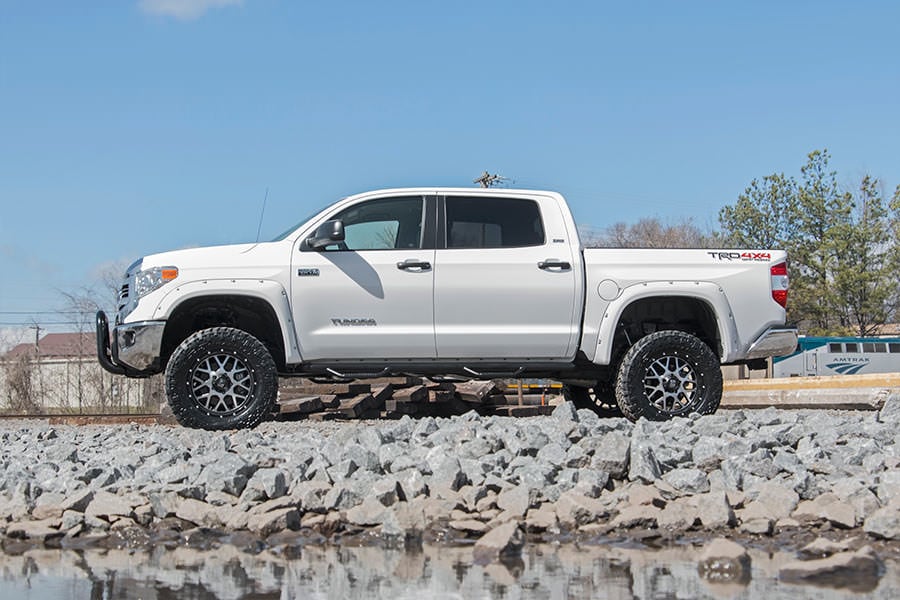 Rough Country 6 Inch Lift Kit for 2016 - 2021 Toyota Tundra - Recon Recovery