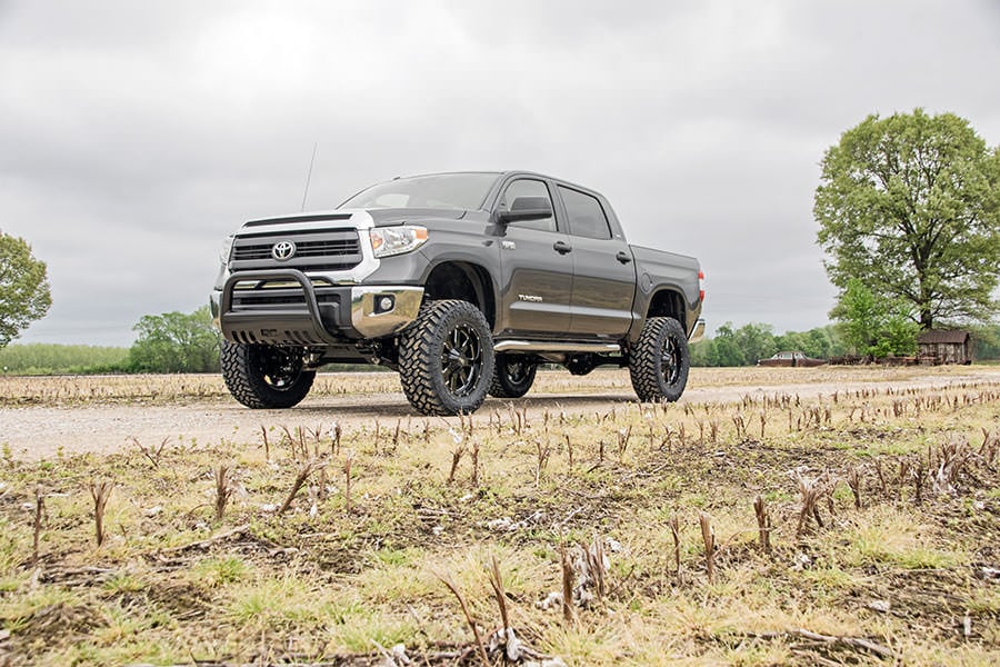 Rough Country 6 Inch Lift Kit for 2007 - 2015 Toyota Tundra - Recon Recovery
