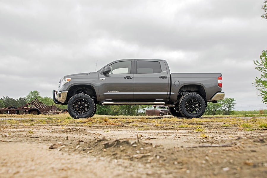 Rough Country 6 Inch Lift Kit for 2007 - 2015 Toyota Tundra - Recon Recovery