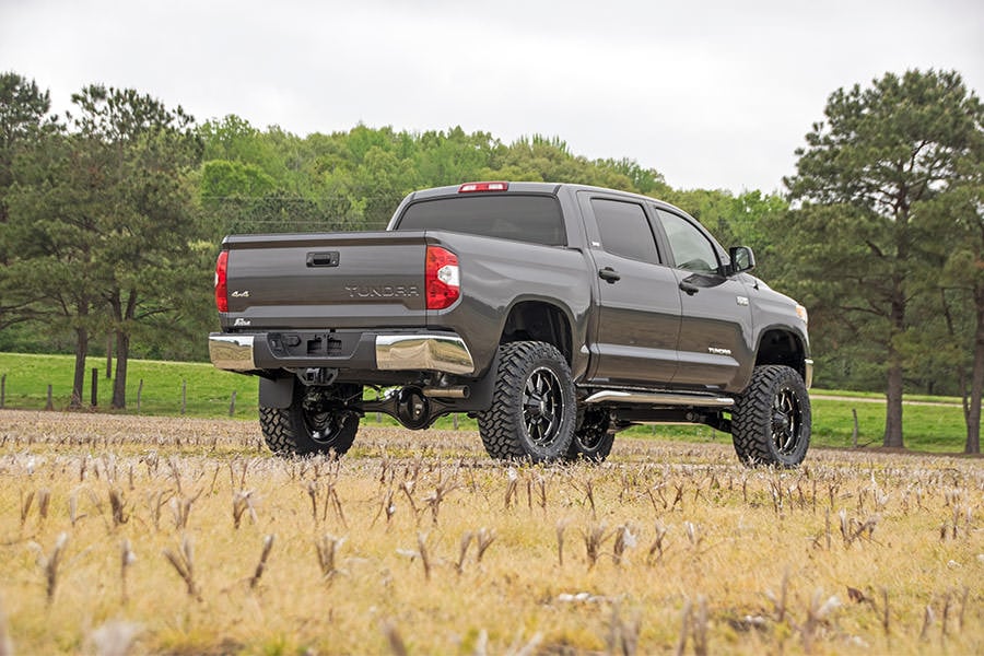 Rough Country 6 Inch Lift Kit for 2007 - 2015 Toyota Tundra - Recon Recovery