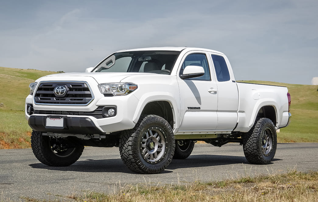 ReadyLIFT 2.5" SST2.1 Suspension System w/ Falcon 2.1 Front Strut Shocks for 2005-2023 Toyota Tacoma - Recon Recovery