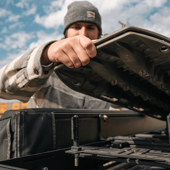 Roof Rack Traction Board Mount - Recon Recovery