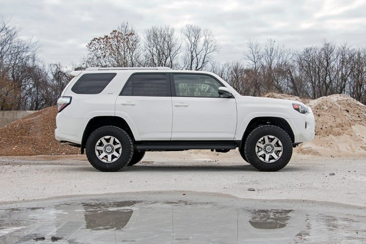 Rough Country 76744 Complete 2" Lift Kit with M1 Premium Struts for 2010-2023 Toyota 4Runner - Recon Recovery